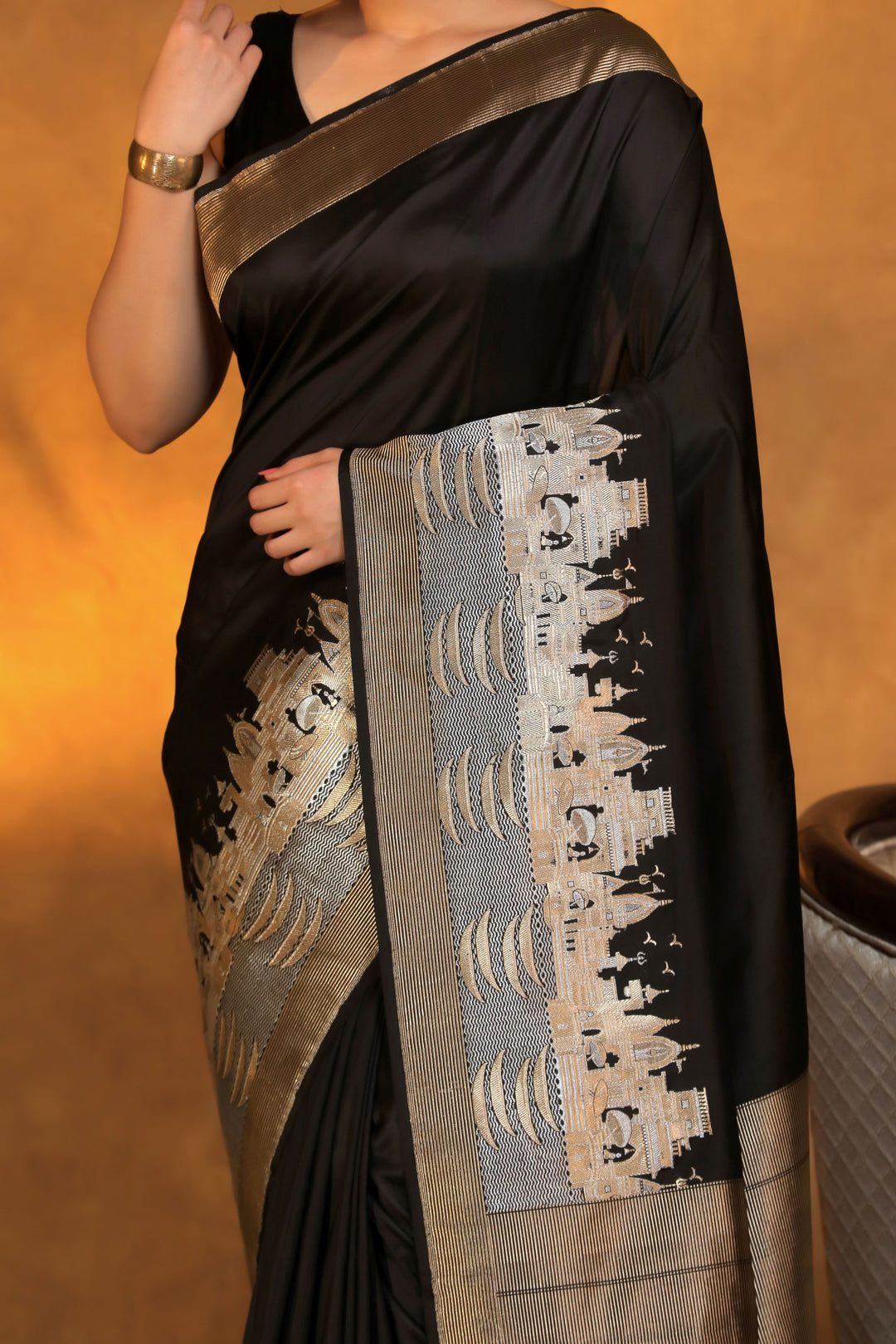Banarasi Handloom Black Pure Katan Silk Ghat Wali Saree Closeup View 1
