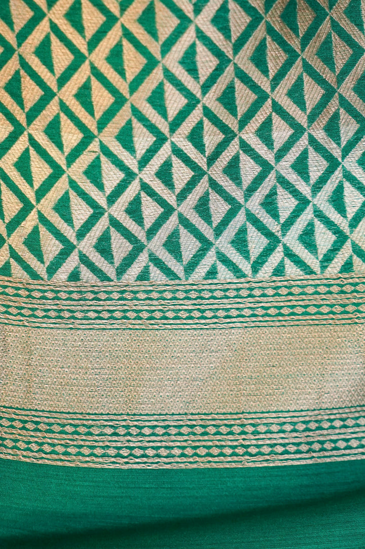 Pure Banarasi Silk Saree with Stripes & Shibori Weaving in Rama Green