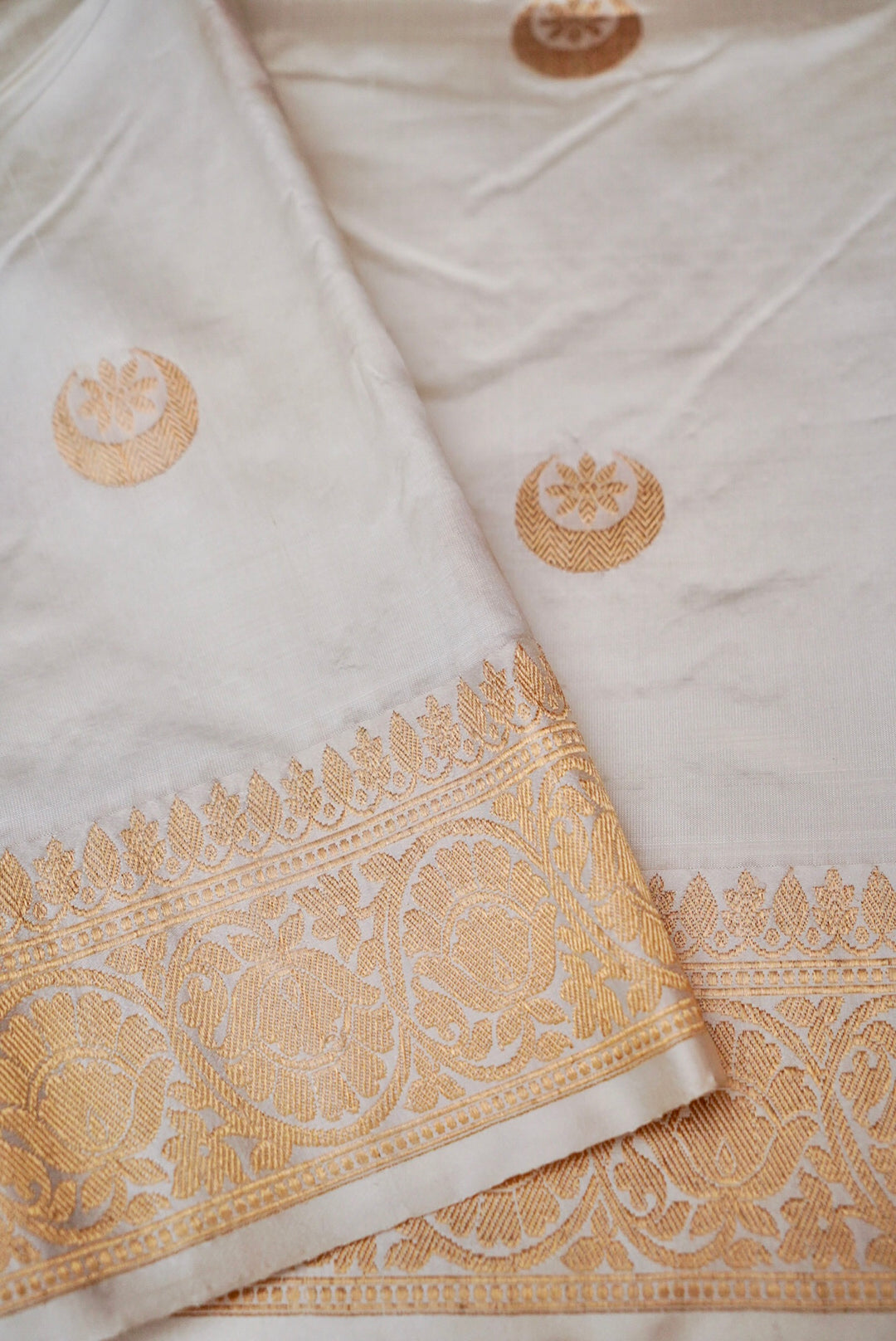 Threads of Royal Heritage – The Banarasi Puna Silk Elegance