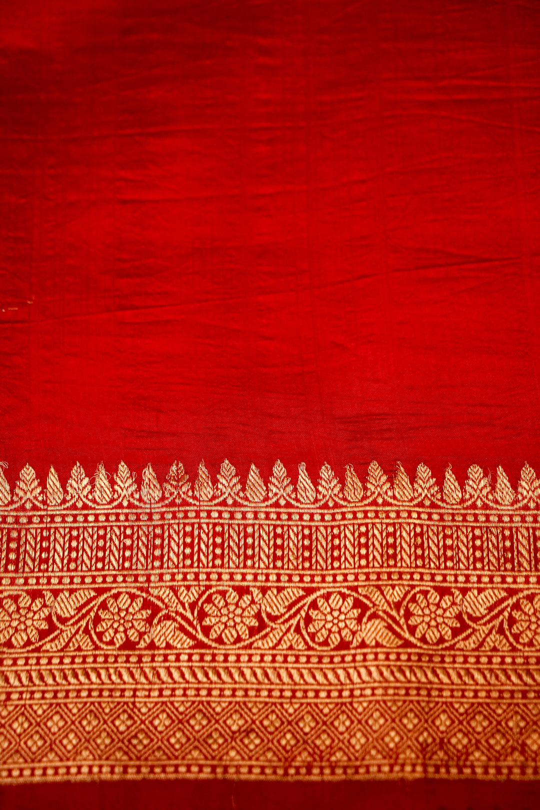 Sonaroopa Yellow Banarasi Pure Katan Silk Butidar Saree with Contrast Border and Pallu View 8