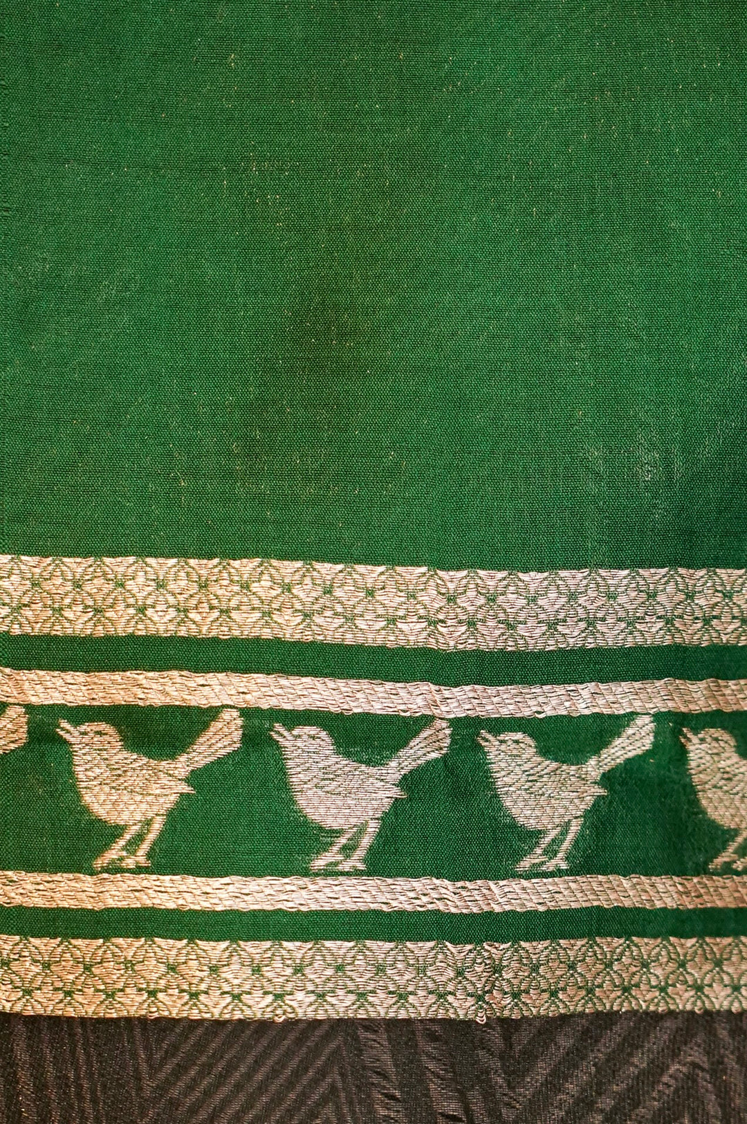 Emerald Aviary Elegance – Green Pure Handloom Organza Silk Patli Saree with Birds Motif Border
