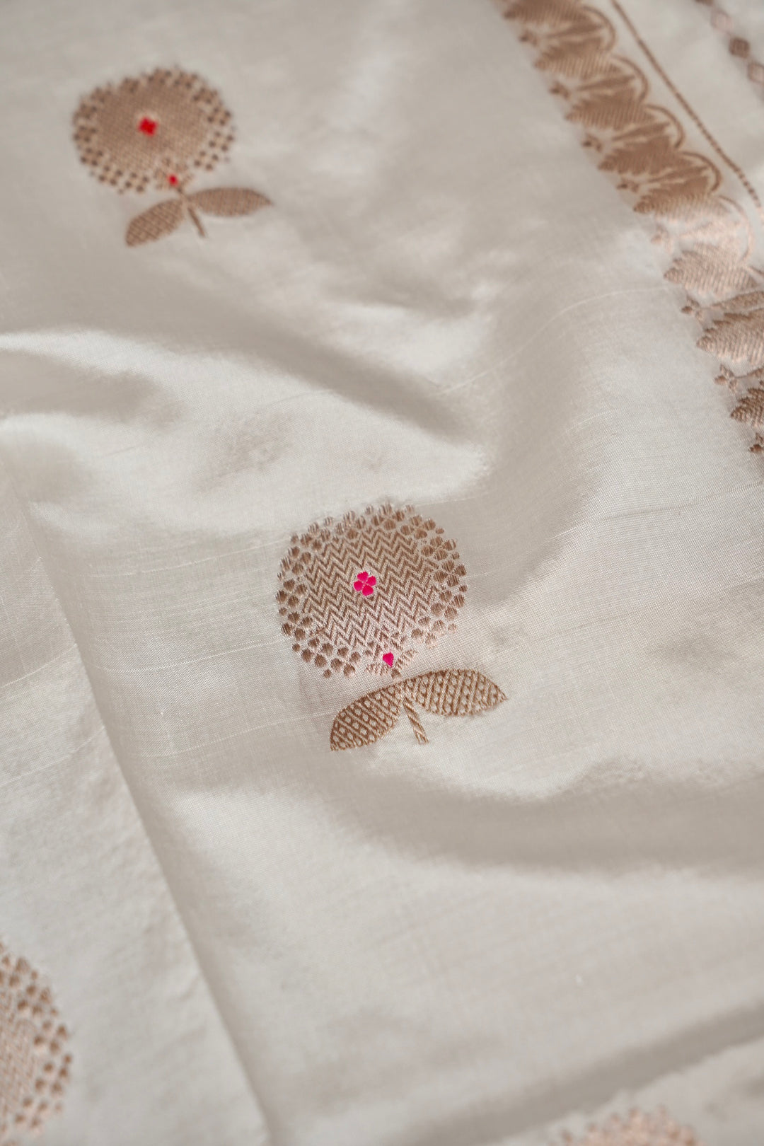 Handwoven Banarasi Pure Puna Silk Saree with Zari Woven Floral Motifs