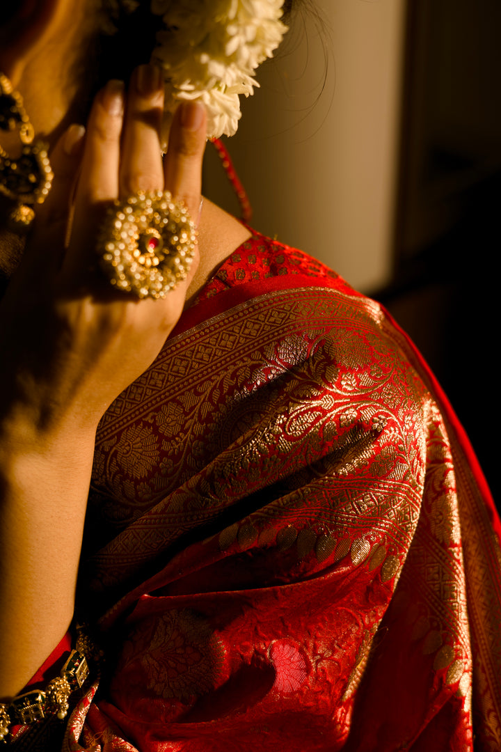 Red Bridal Handwoven Banarasi Jamawar Pure Katan Brocade Silk Meenakari Jaal Saree View 1