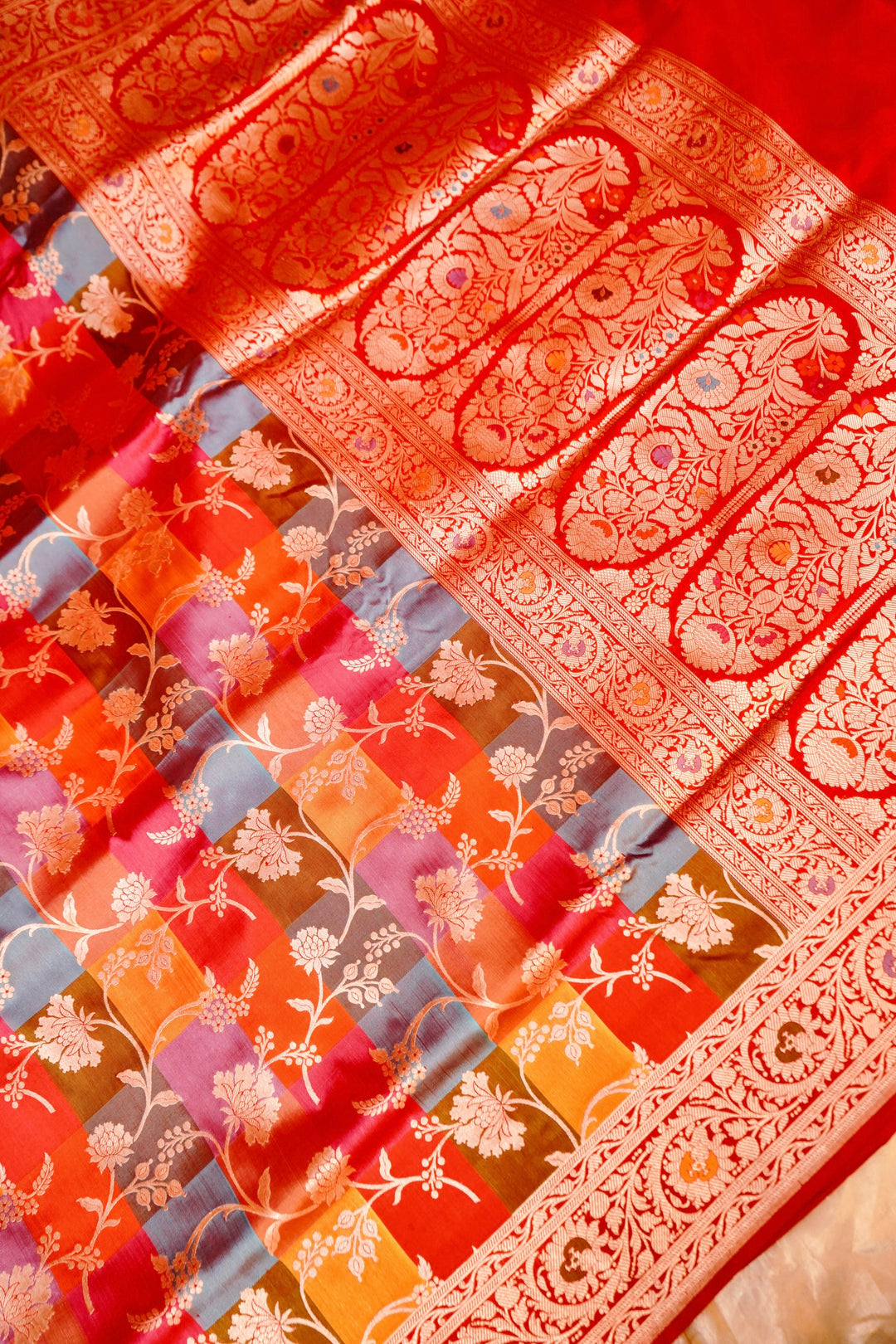 Exquisite Handloom Banarasi Pure Katan Silk Rangkaat Saree