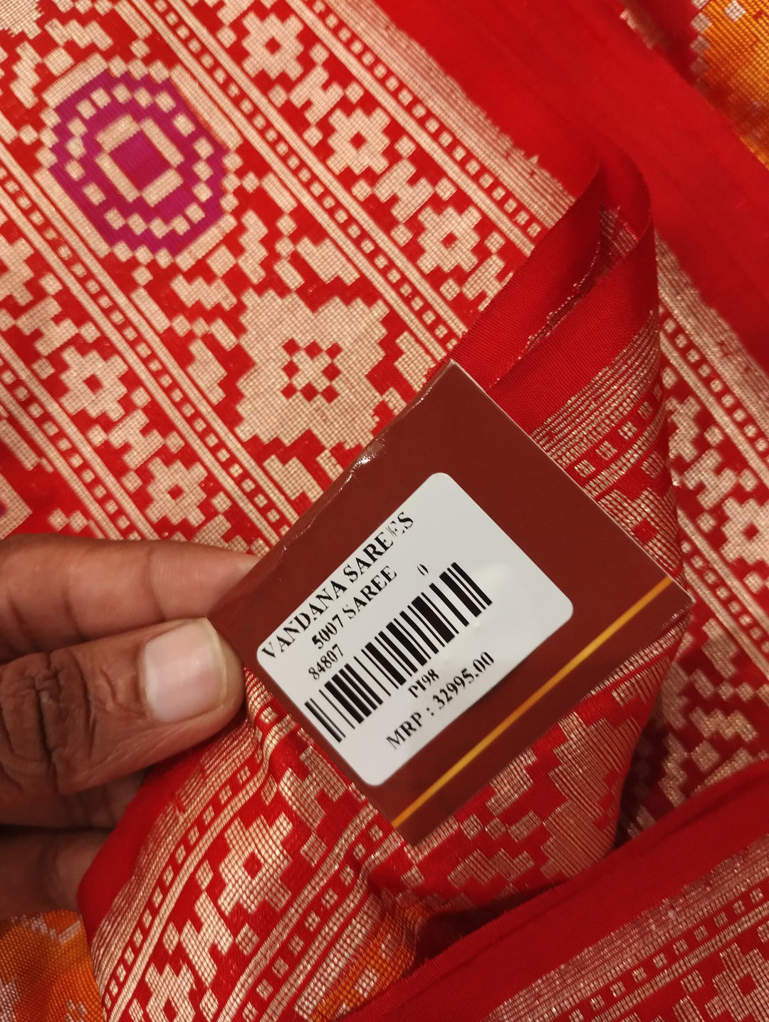 A Regal Red Banarasi Patola – Handwoven in Pure Katan Silk for the Modern Bride