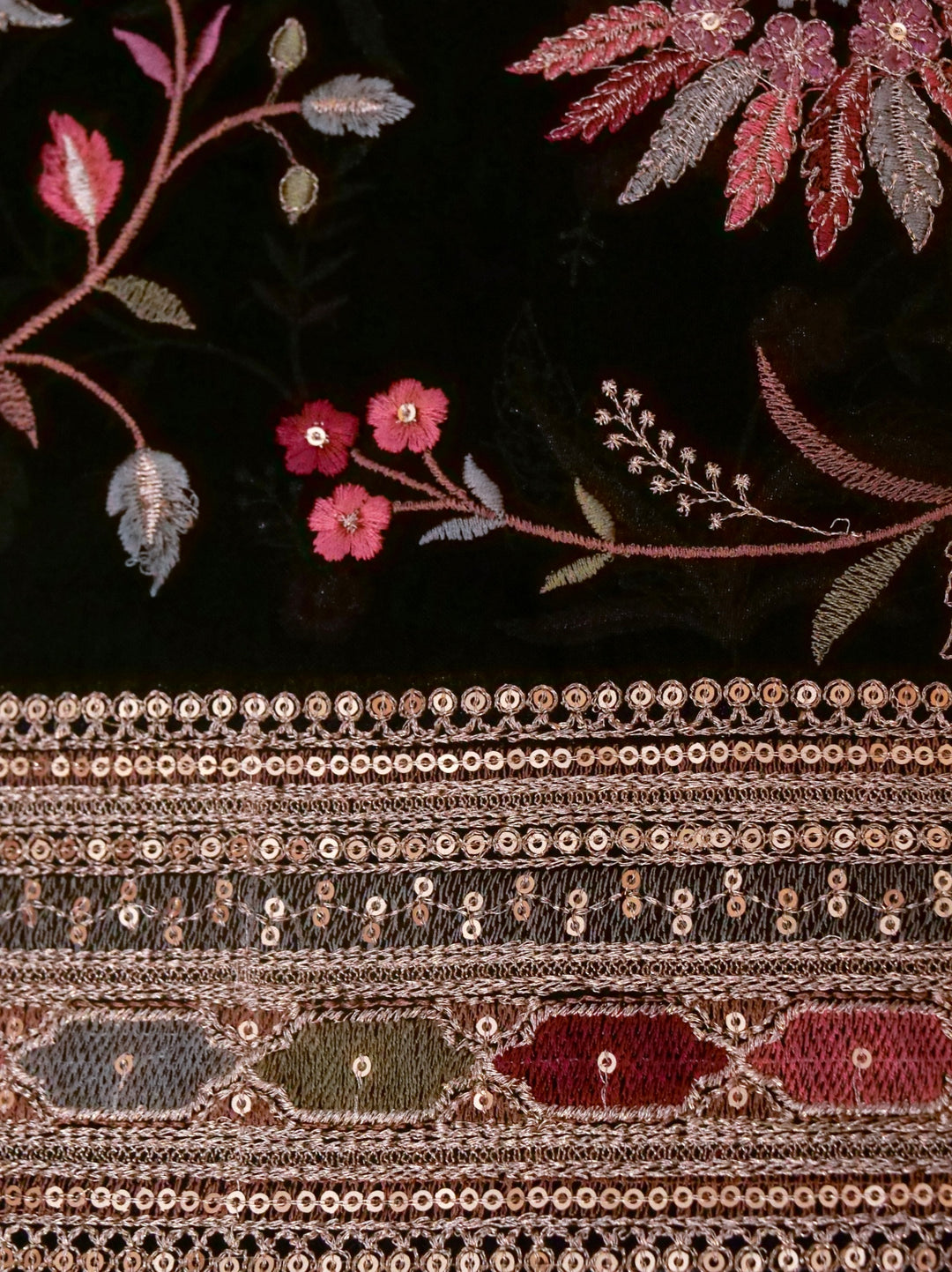 Sabyasachi Inspired Pure Organza Saree with Designer Border Heavy Resham Kadhai Blouse View 6