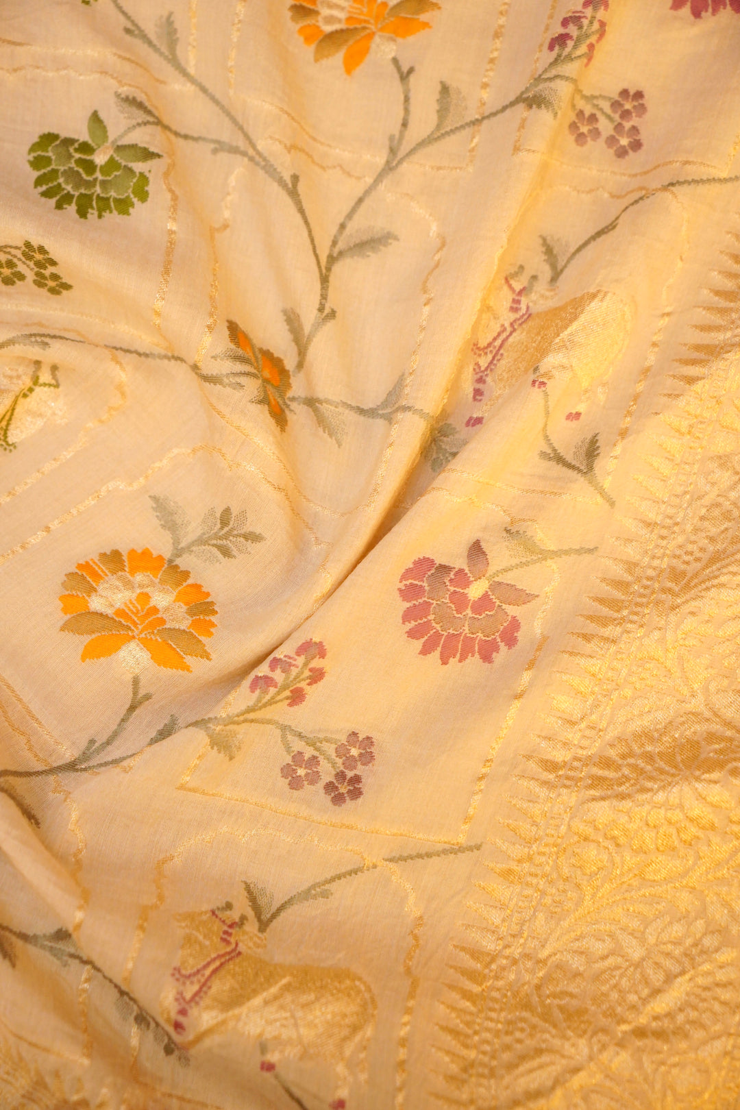 Hansini – Off White Pure Tussar Georgette Bird Motif Saree