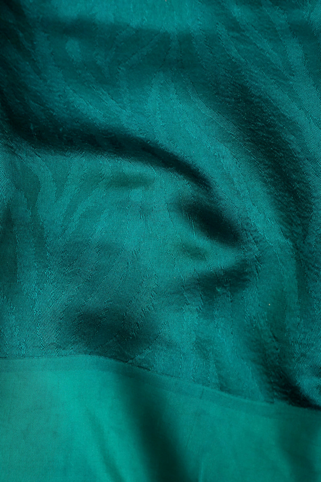 Enchanted Teal Elegance – Pure Handloom Silk Saree with Animal Weaving