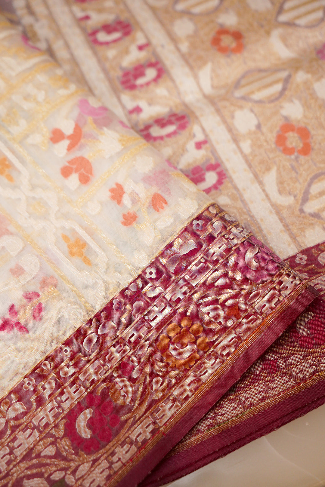 Royal Handwoven Banarasi Avadhi Jamdani Pure Kora Silk Saree with Meenakari Weaving View 3
