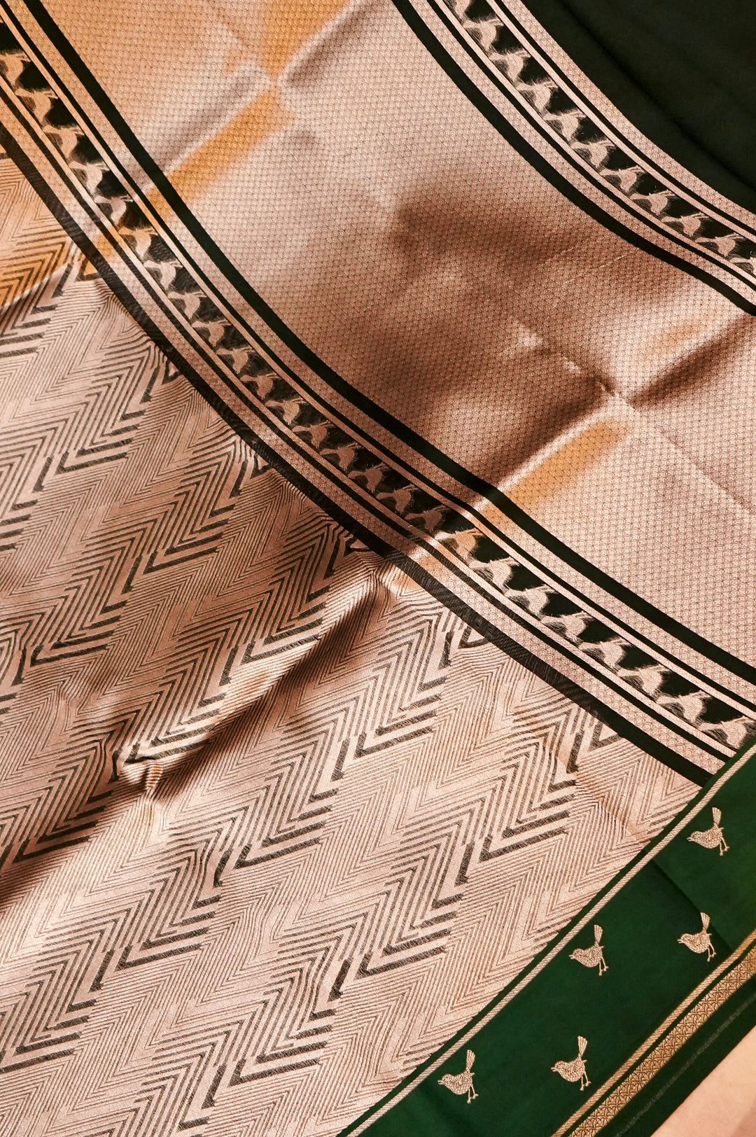 Emerald Aviary Elegance – Green Pure Handloom Organza Silk Patli Saree with Birds Motif Border