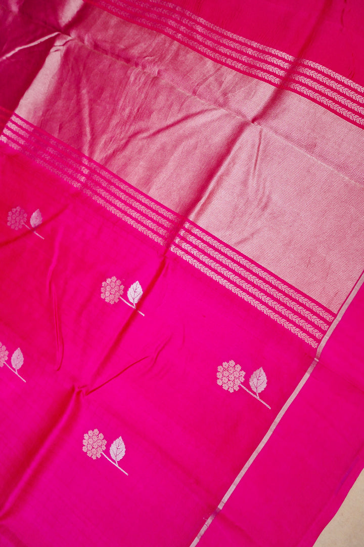Fuchsia Check Pure Katan Silk Banarasi Saree View 2