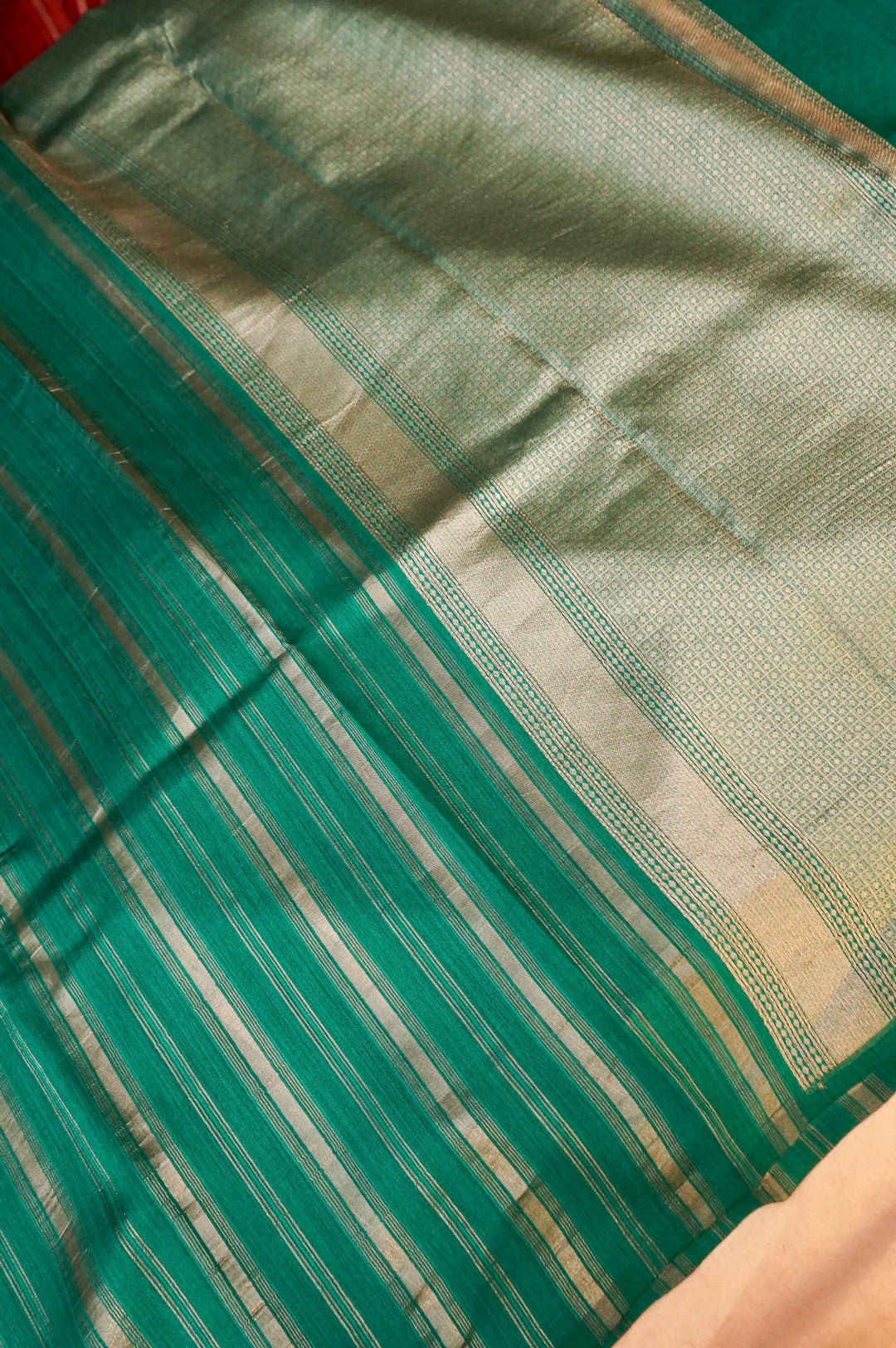 Pure Banarasi Silk Saree with Stripes & Shibori Weaving in Rama Green