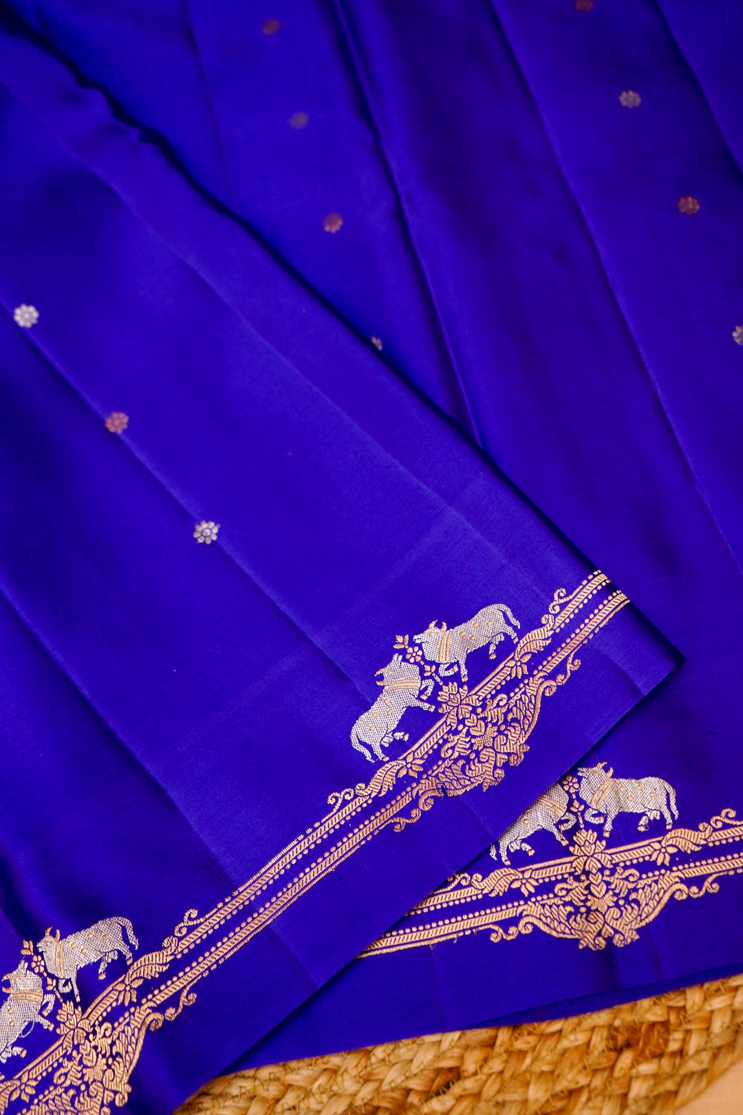Handwoven Banarasi Pure Mashru Satin Silk Pichwai Saree View 3