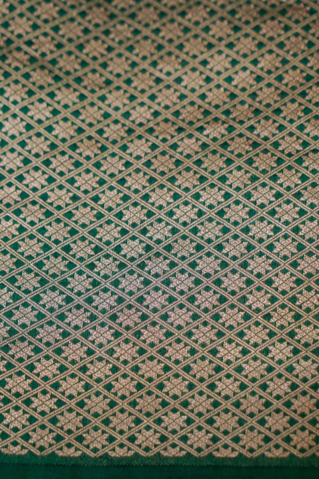 Bottle Green Pure Silk Banarasi Saree with Peacock Motif Pallu View 6