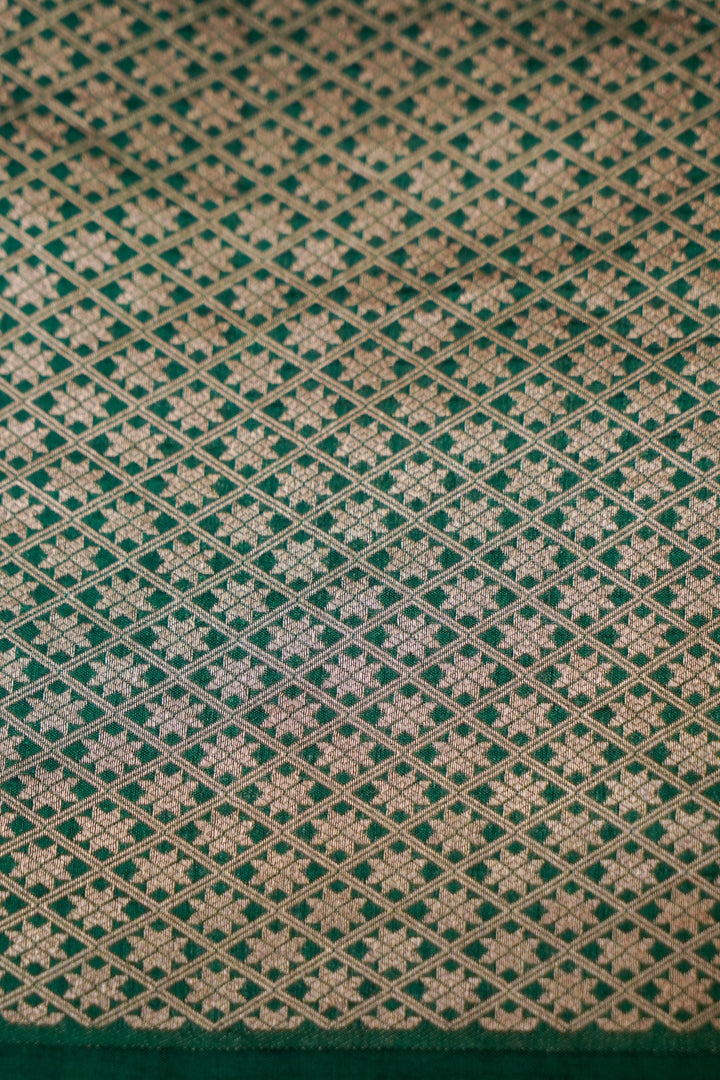 Bottle Green Pure Silk Banarasi Saree with Peacock Motif Pallu View 6
