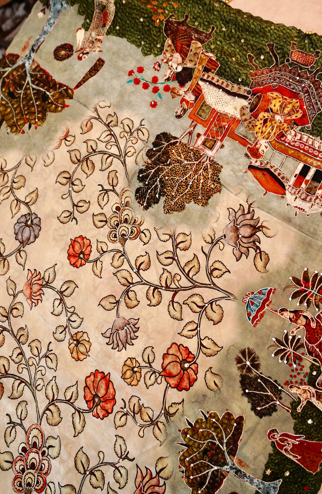 Beige Crepe Silk Saree with Floral Prints & Figure Motif