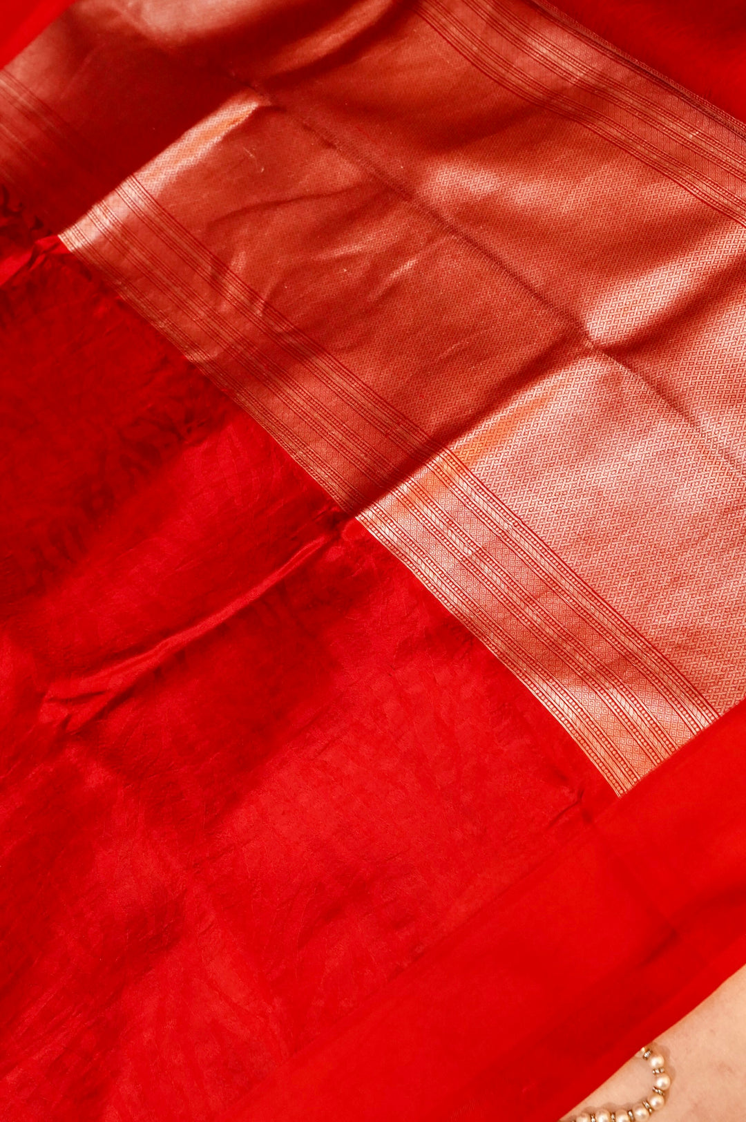 Bridal Crimson Majesty – Pure Handloom Silk Saree with Animal Weaving