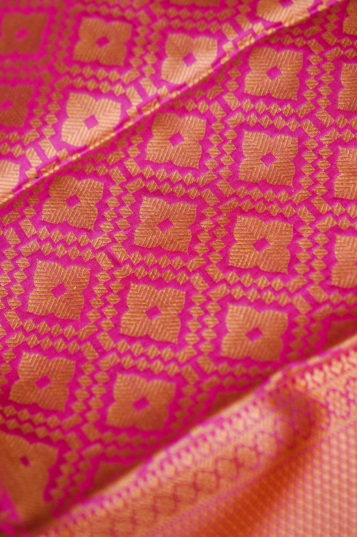 Graceful Pink Handwoven Banarasi Tanchoi Silk Saree with Resham Detailing