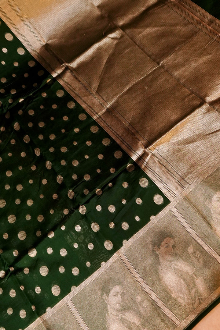 Emerald Majesty – Dark Green Pure Katan Silk Handloom Contemporary Banarasi Madhubala Weaving Saree