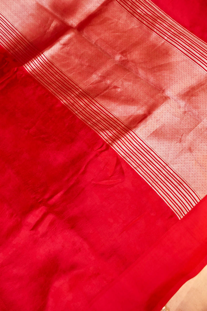 Scarlet Safari Elegance Pink Pure Handloom Silk Saree with Animal Weaving