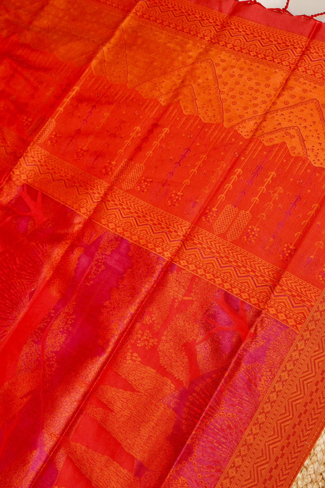 Classic Red Handwoven Pure Banarasi Tanchoi Silk Saree