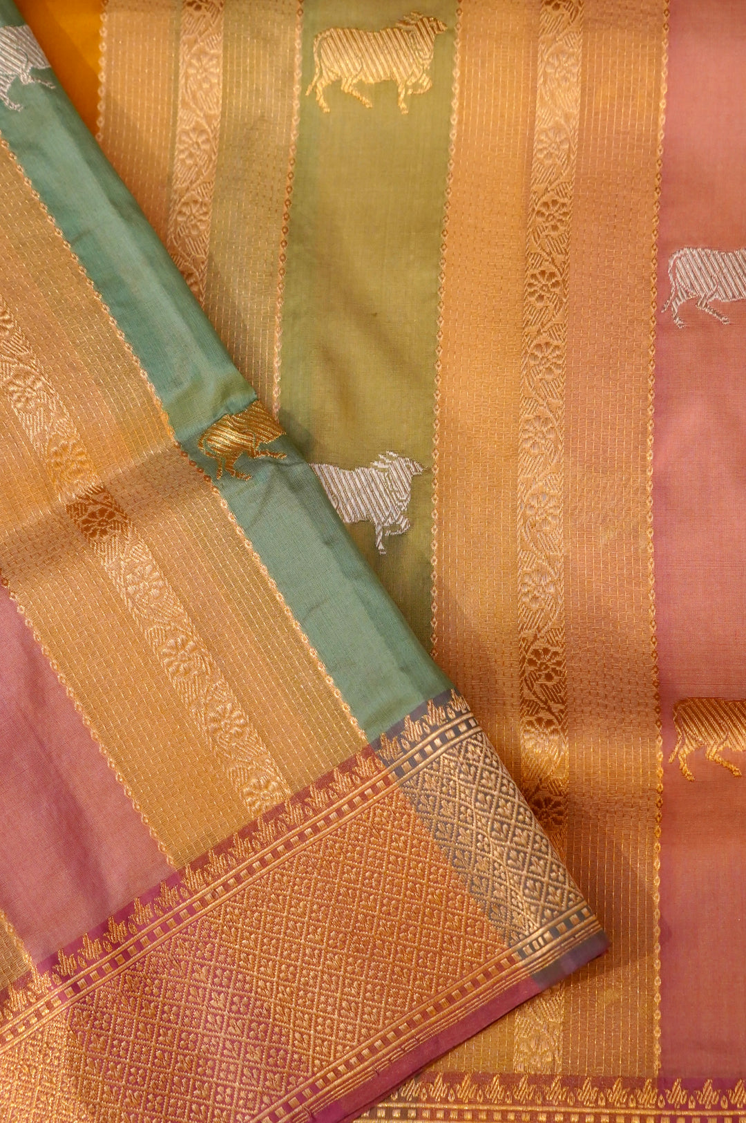 Nandini – Handwoven Rangkat Banarasi Pure Organza Tissue Silk Saree