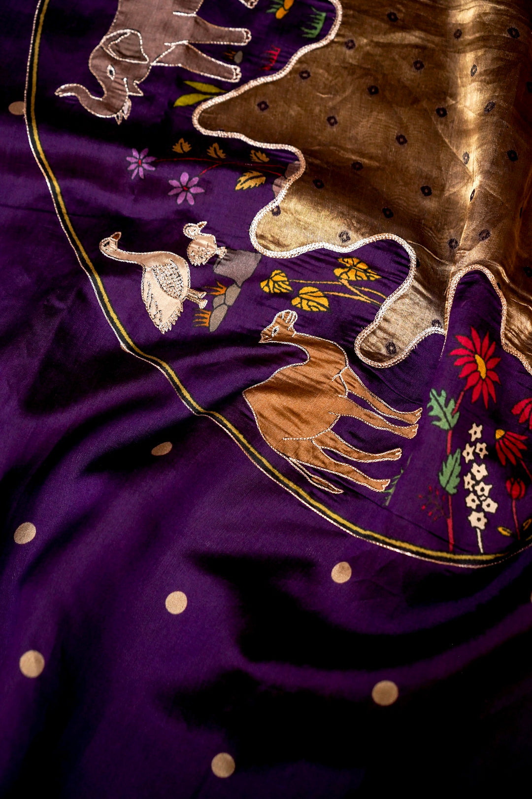 Figure Motif Elegance Violet Tissue Saree with Silk Anchal Closeup View 2