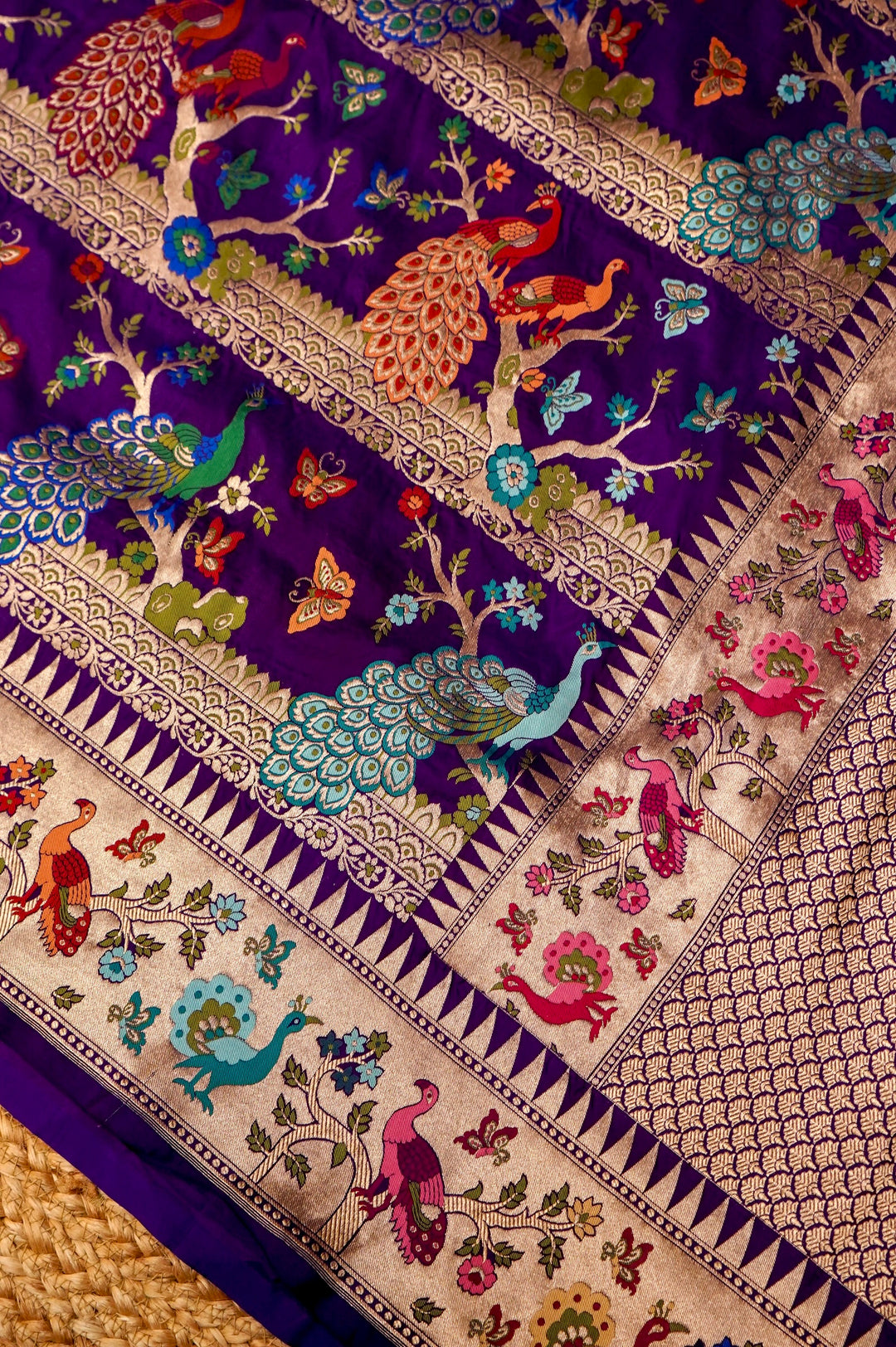 Handwoven Banarasi Pure Meenakari Shikargah Peacock Motif Katan Silk Saree View 3