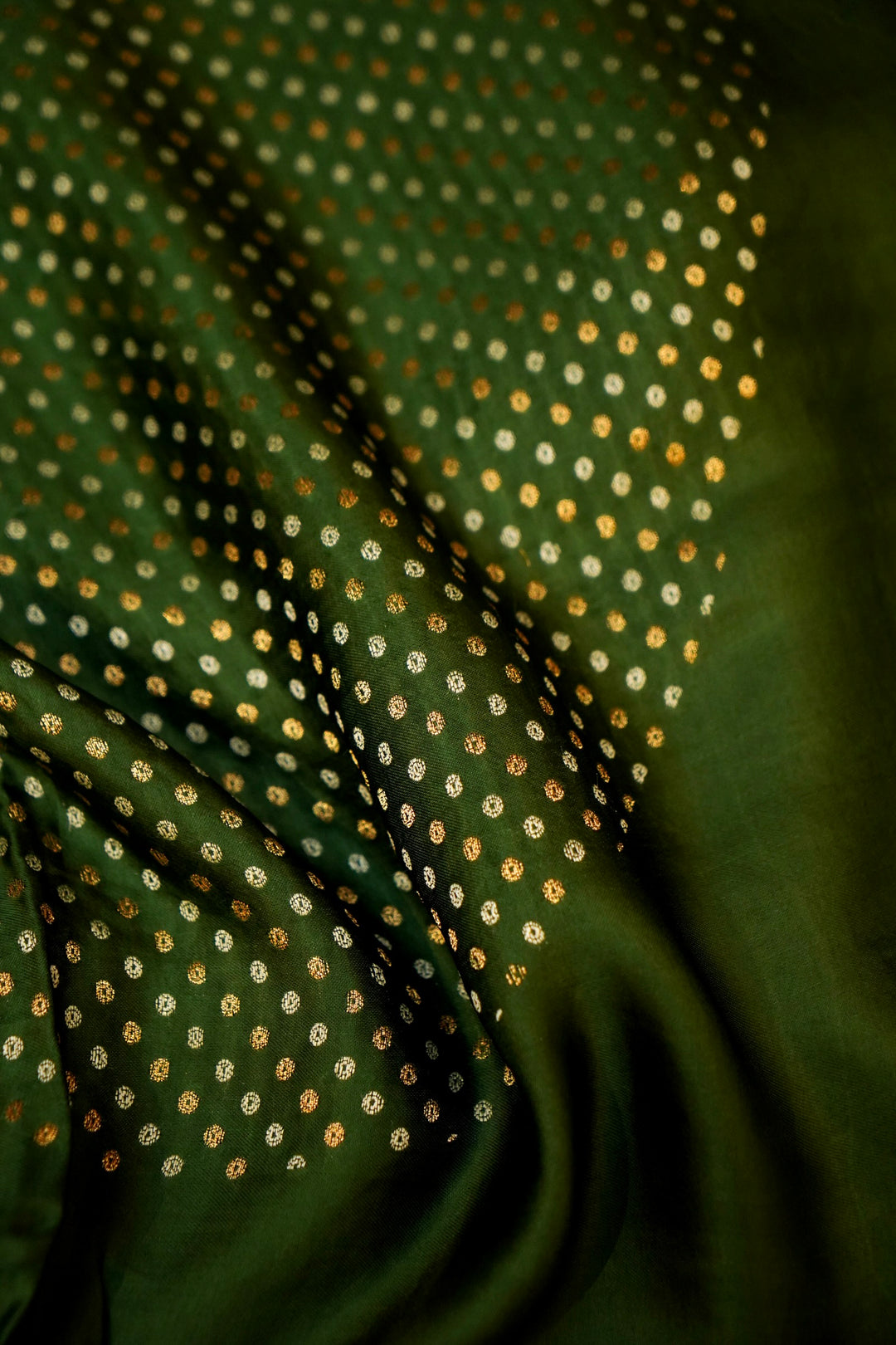 Green Banarasi Satin Crepe Bandhej Weaving Saree with Birds Motif