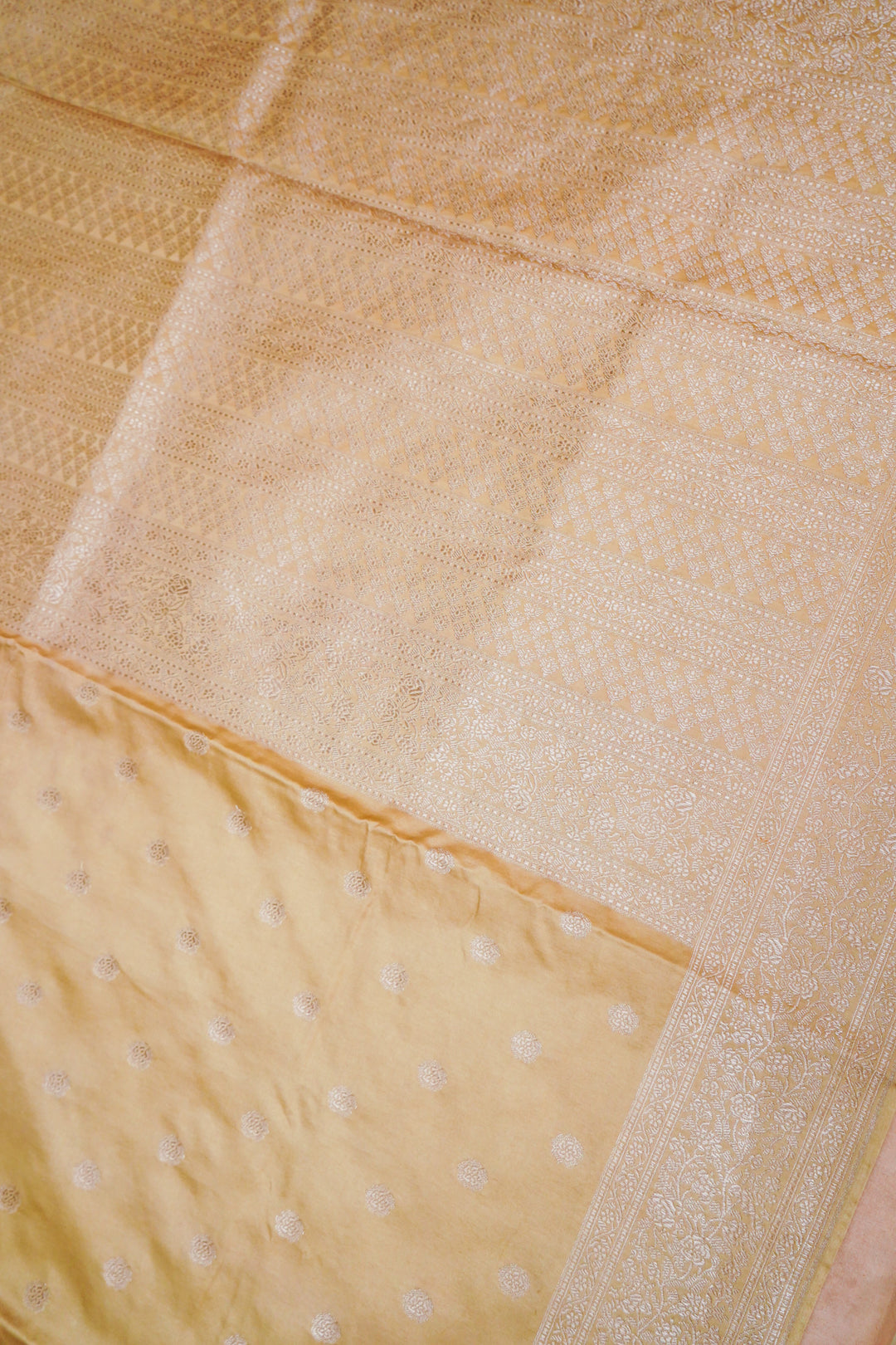 Banarasi Pastel Yellow Mashru Silk Saree Silver Zari Booti with Rich Border & Pallu