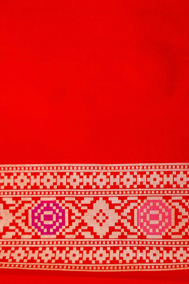 A Regal Red Banarasi Patola – Handwoven in Pure Katan Silk for the Modern Bride