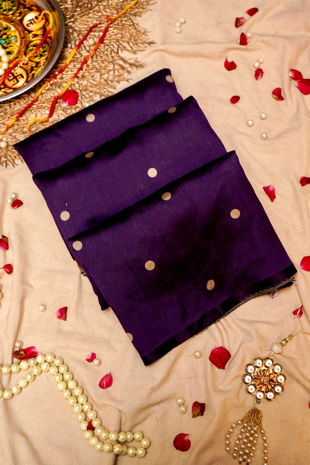 Figure Motif Elegance Violet Tissue Saree with Silk Anchal Cover View