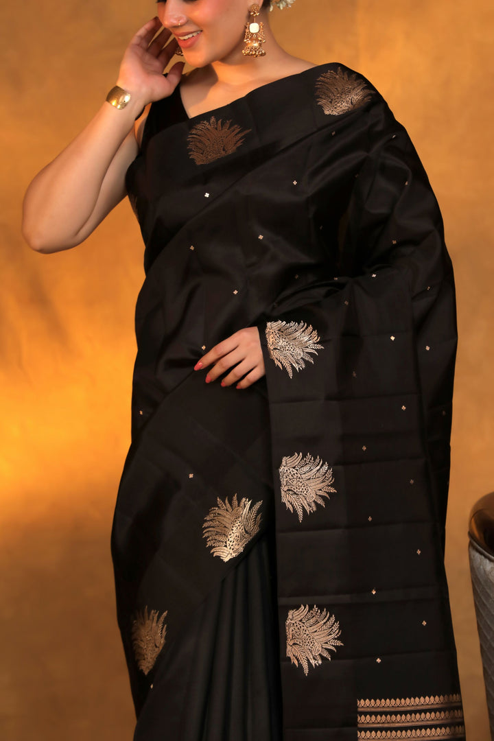 banarasi handloom black pure mashru silk leopard motif saree front close view