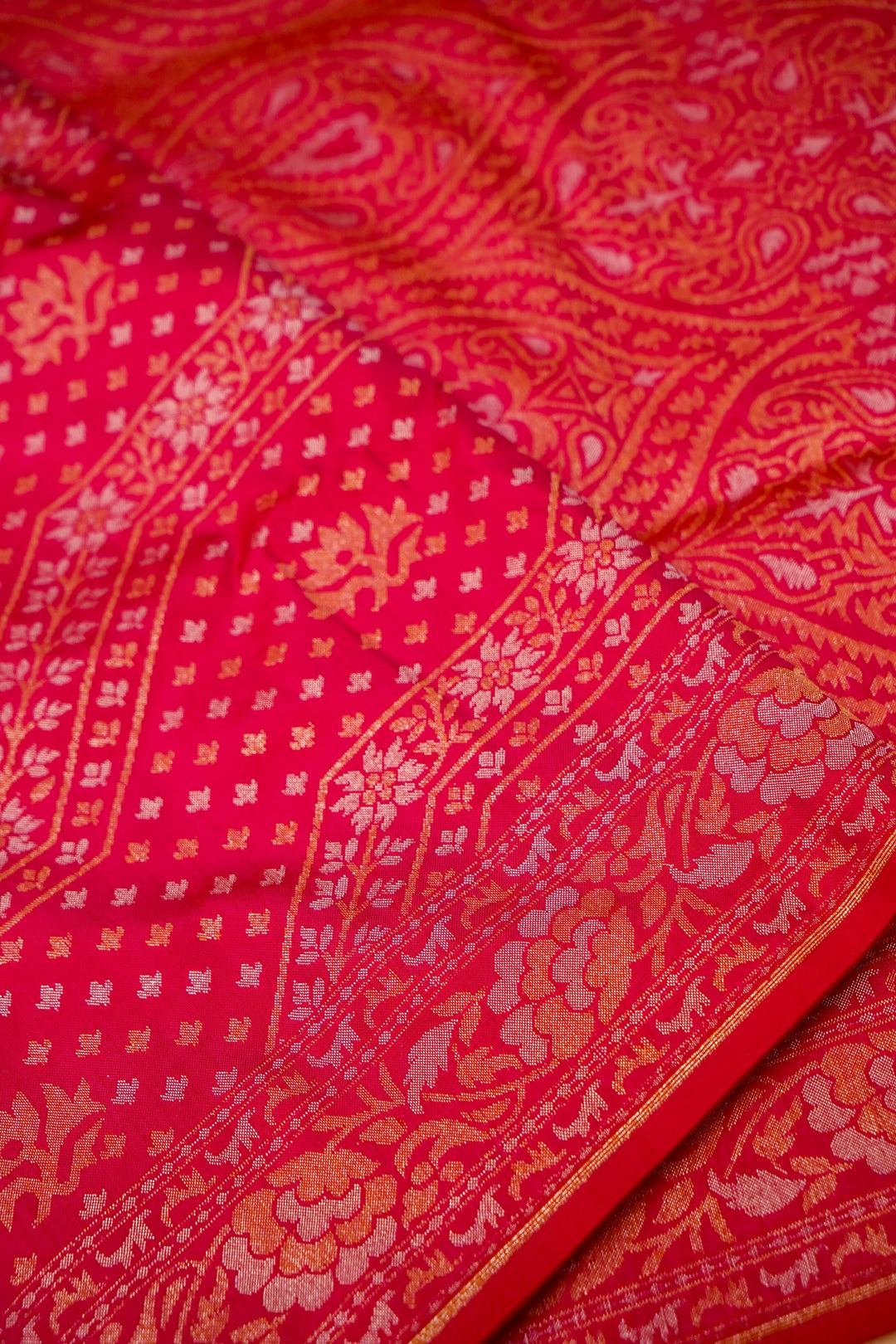 Handwoven Banarasi Pure Katan Silk Pink Jamdani Pattern Saree View 5