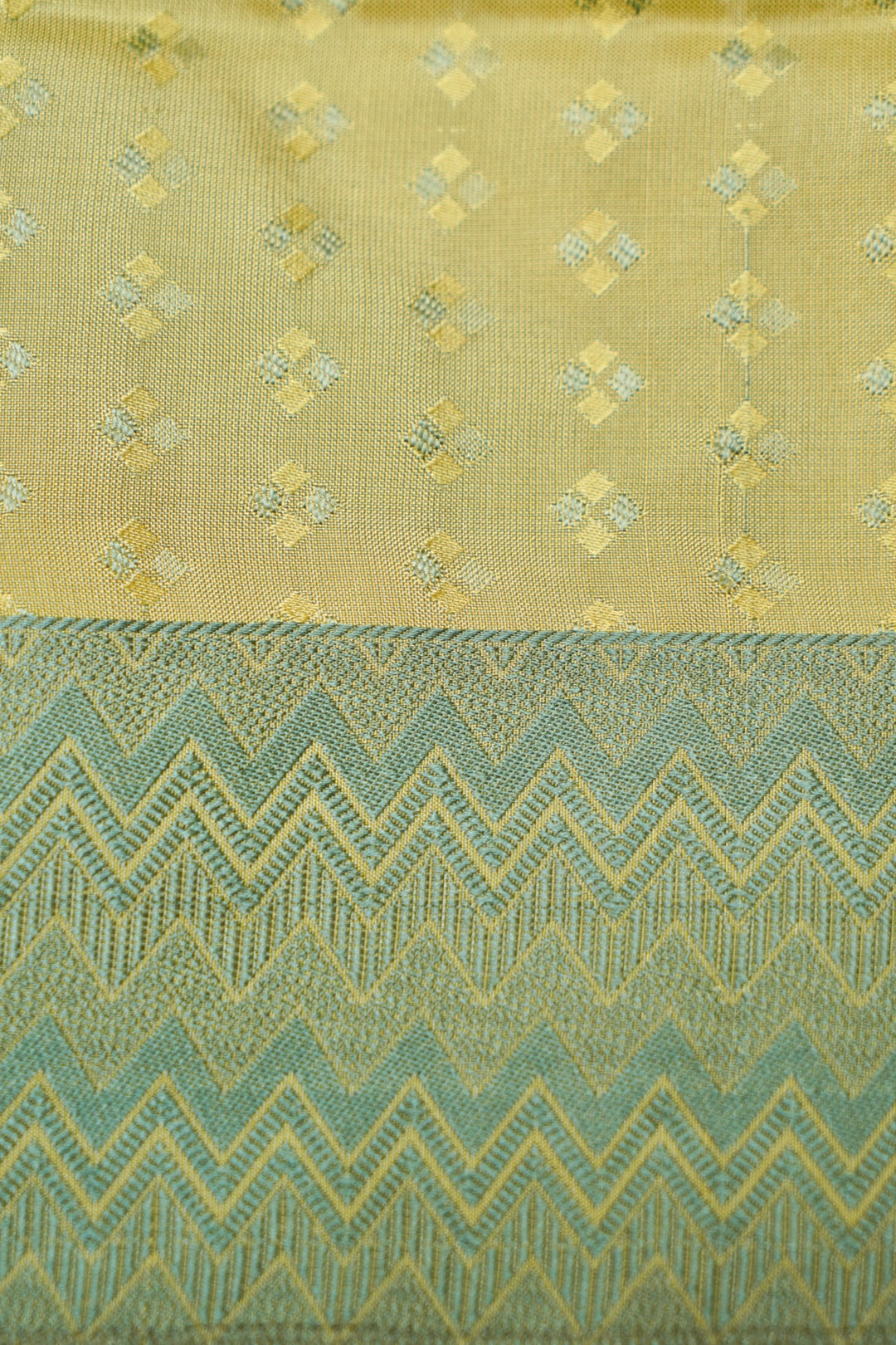 Neon Yellow Handwoven Pure Banarasi Tanchoi Silk Saree