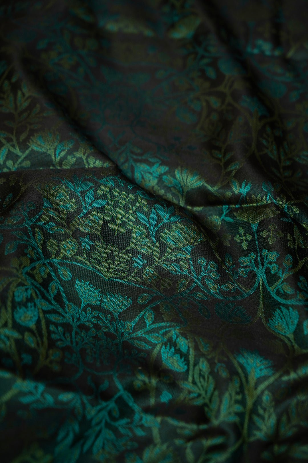 Bottle Green Handwoven Pure Banarasi Tanchoi Silk Saree