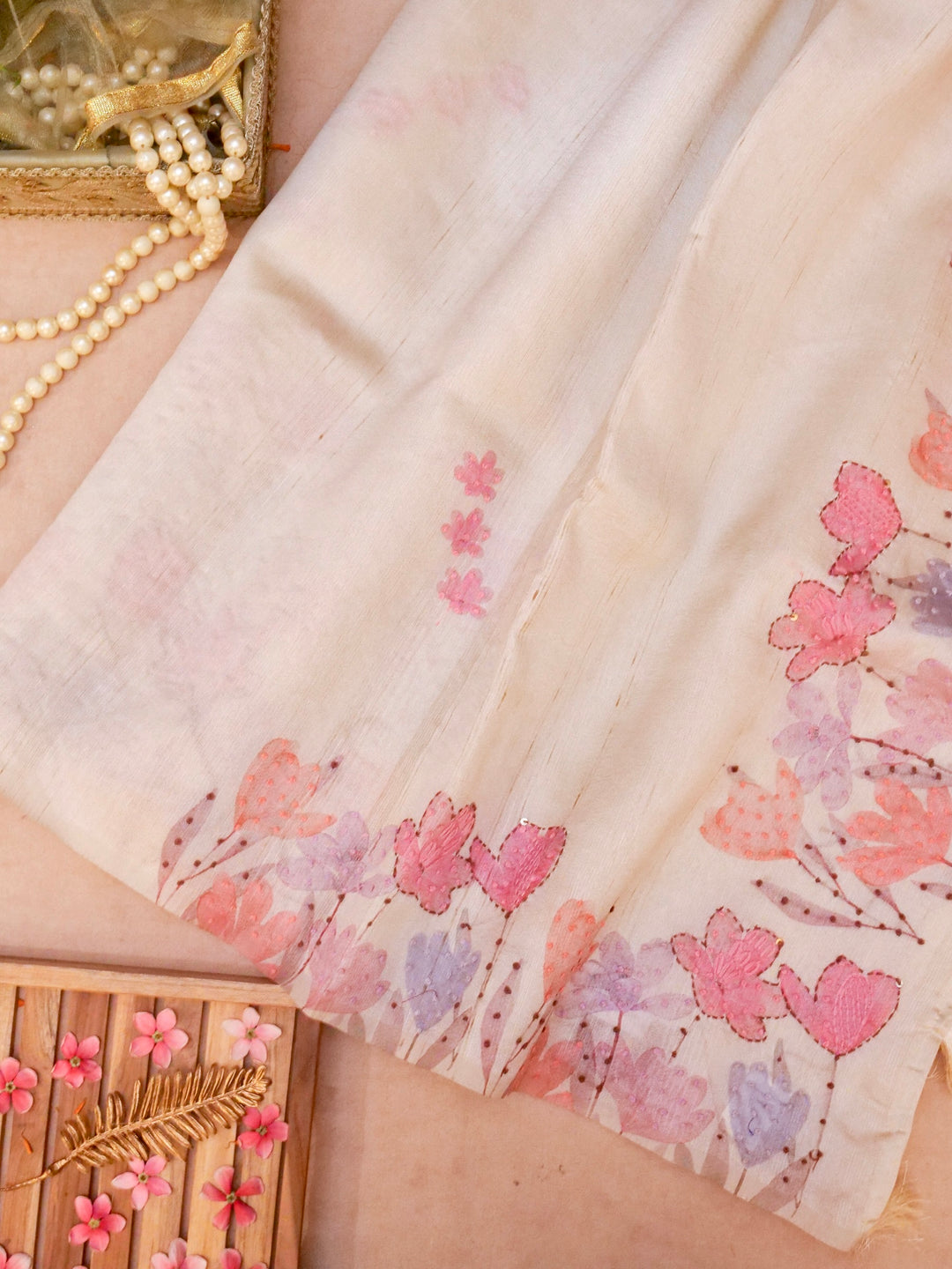 Off White Ghicha Silk Saree with Hand Kantha Embroidery View 4