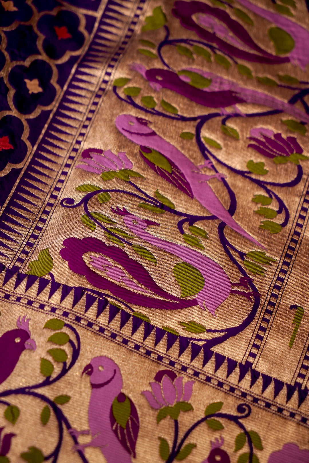 Handwoven Banarasi Pure Meenakari Shikargah Katan Silk Saree View 4