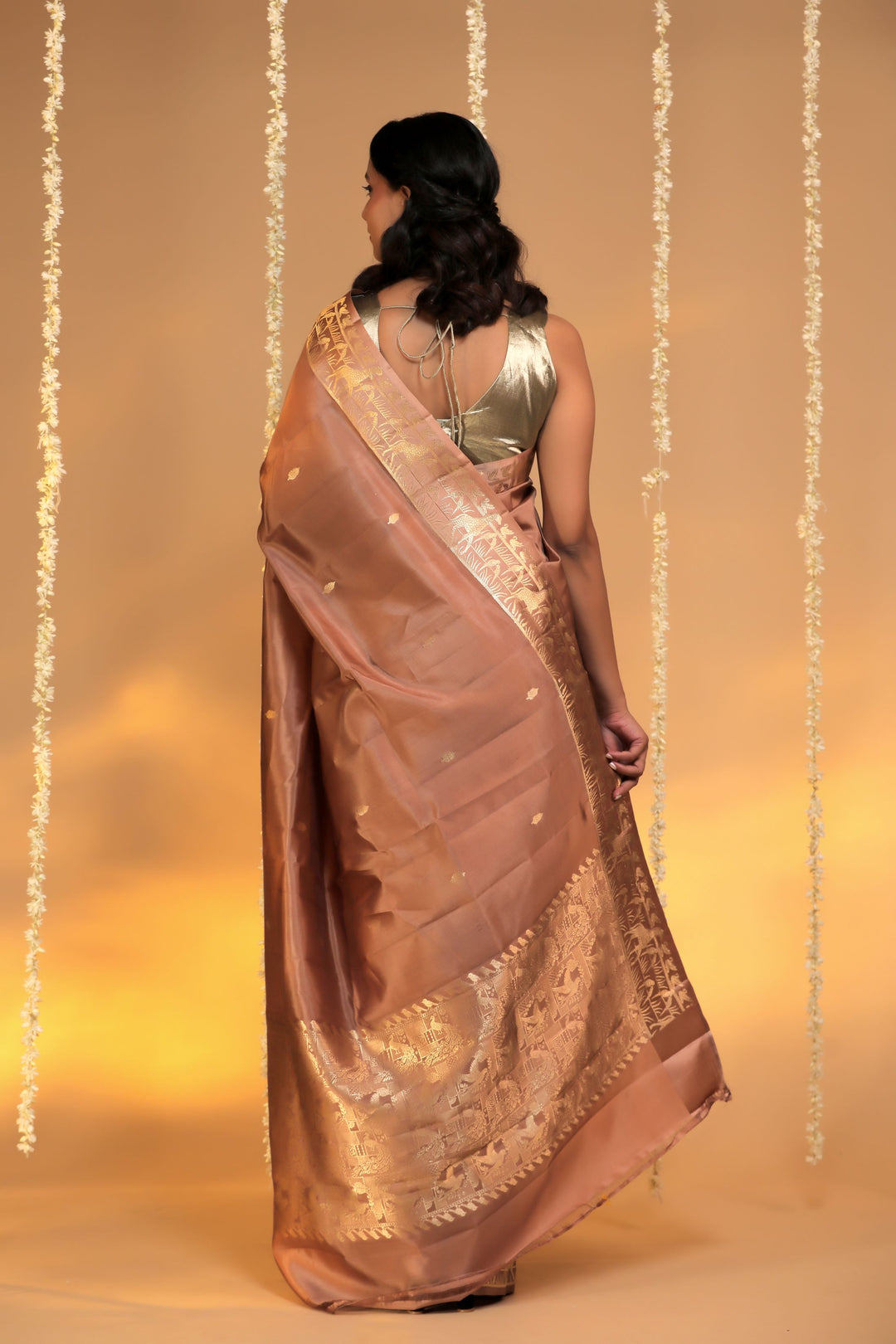 deep mauve handwoven banarasi pure mashru silk shikargah weaving border and pallu back view