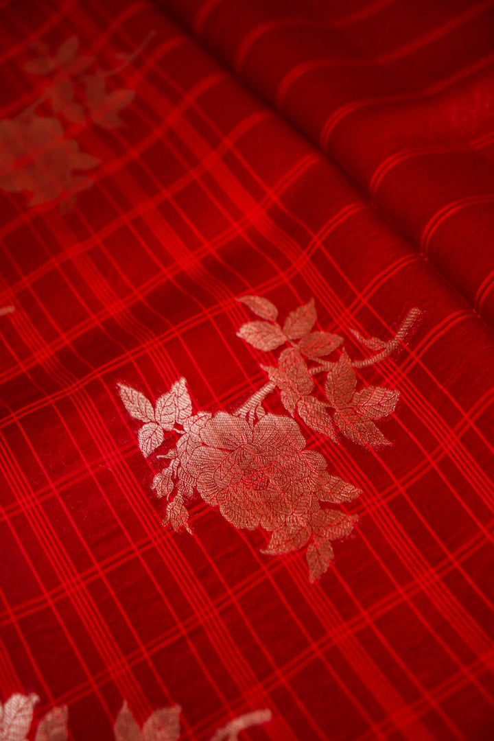 Crimson Bloom Pure Organza Silk Border Saree View 5
