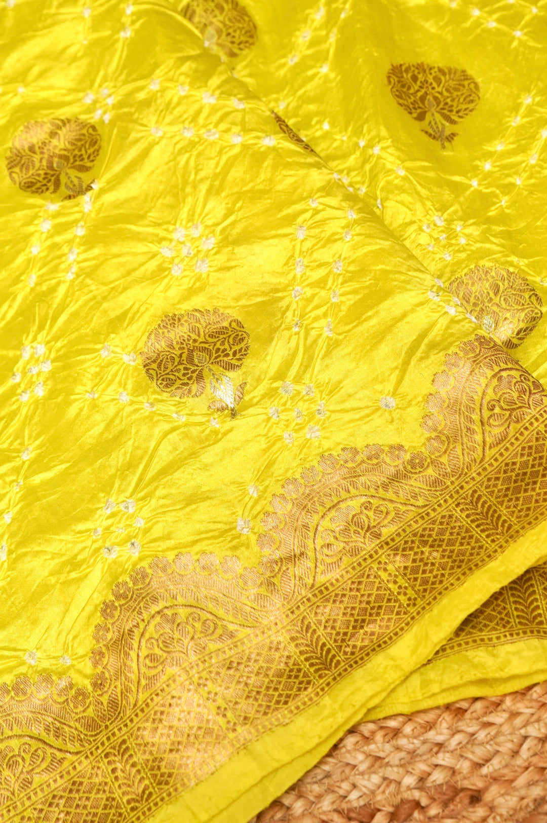 Traditional Pure Handloom Banarasi Bandhej Silk Saree with Classic Tie-Dye Art