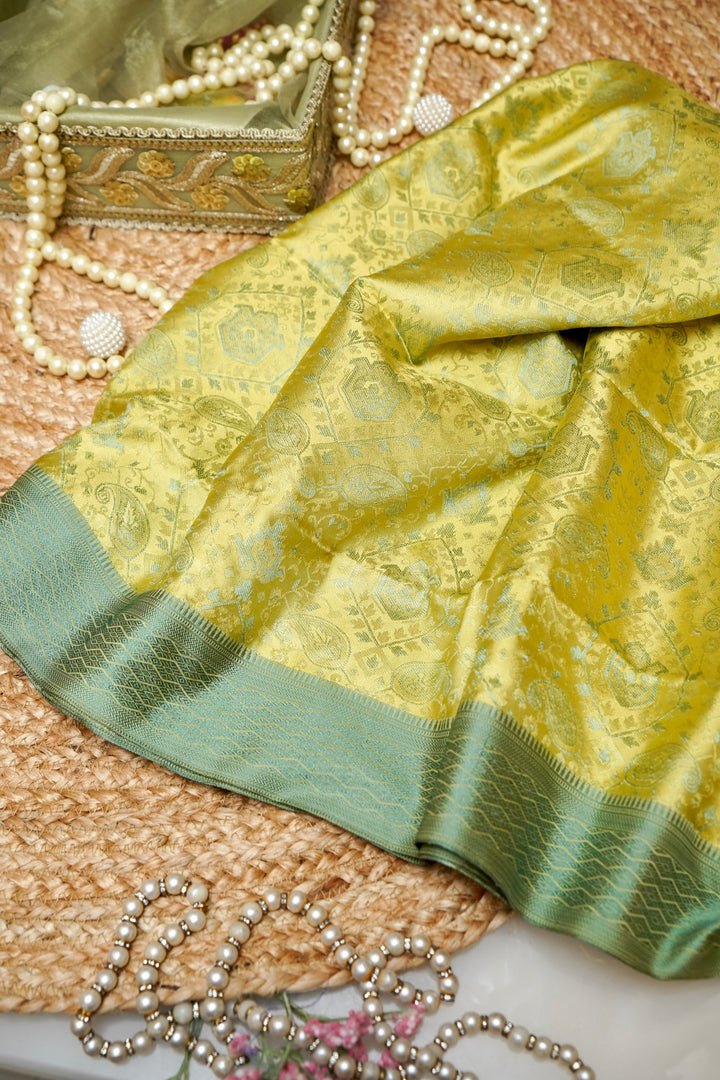 Pastel Yellow Handwoven Banarasi Pure Tanchoi Silk Saree with Resham Elegance