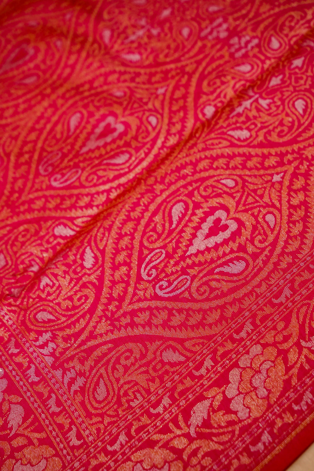 Handwoven Banarasi Pure Katan Silk Pink Jamdani Pattern Saree View 3
