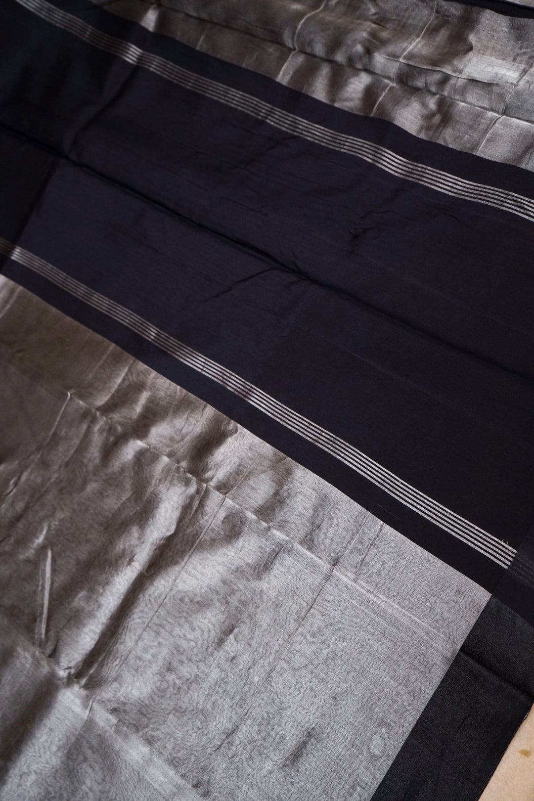 Tissue Grace Black Handloom Banarasi Pure Tissue Silk Saree View 2