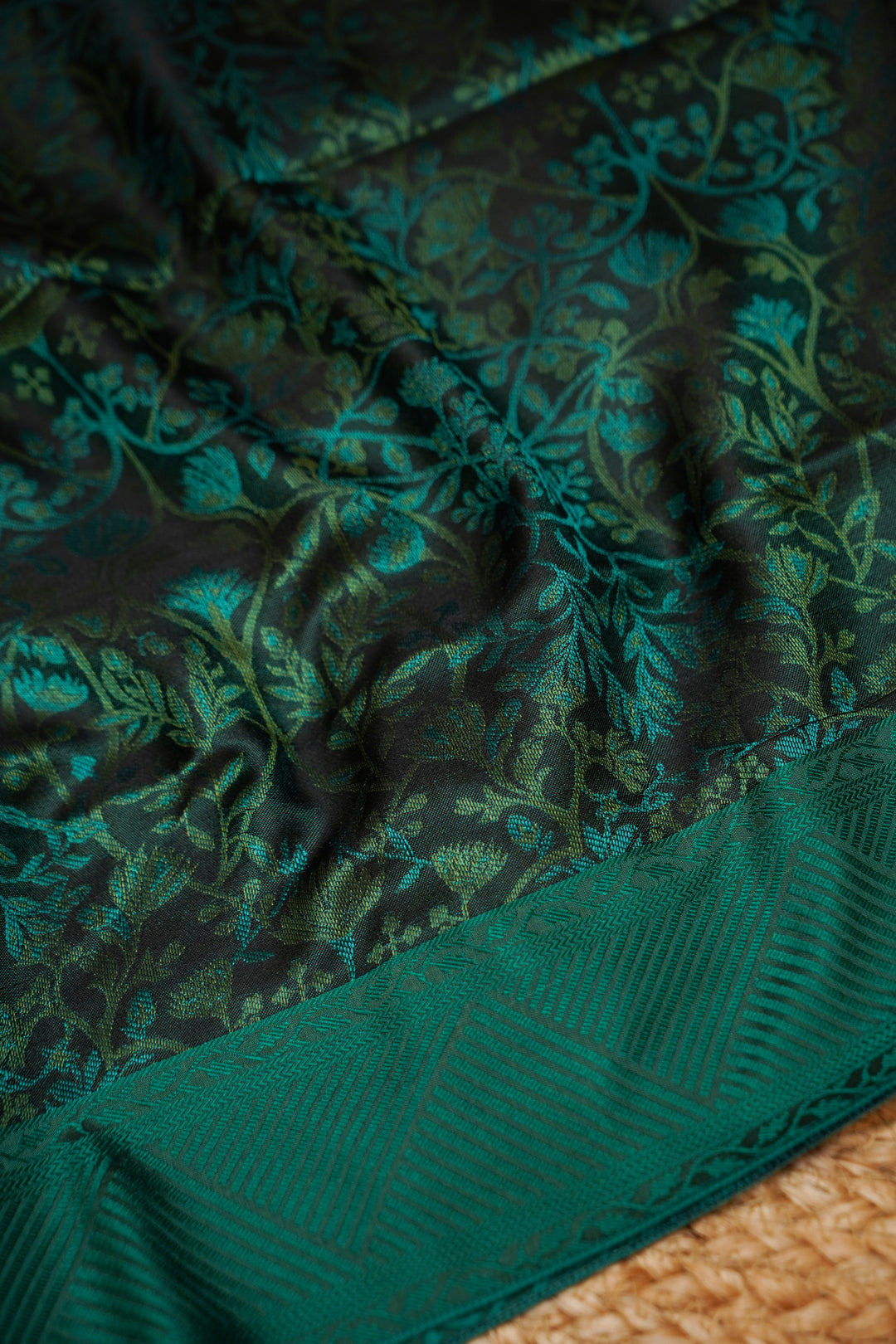 Bottle Green Handwoven Pure Banarasi Tanchoi Silk Saree