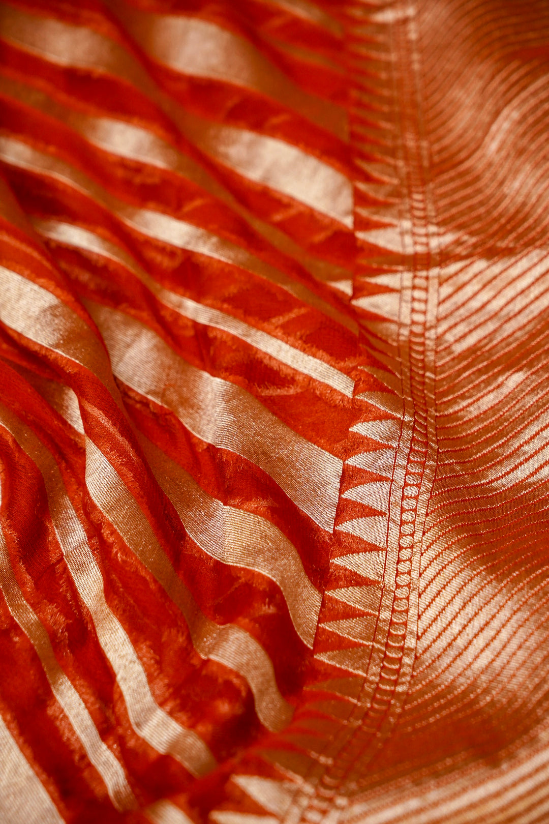 Red Handloom Pure Khaddi Georgette Chevron Pattern Saree View 6