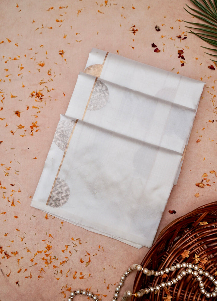 Eternal Grace in Weaves – The Banarasi Puna Silk Affair