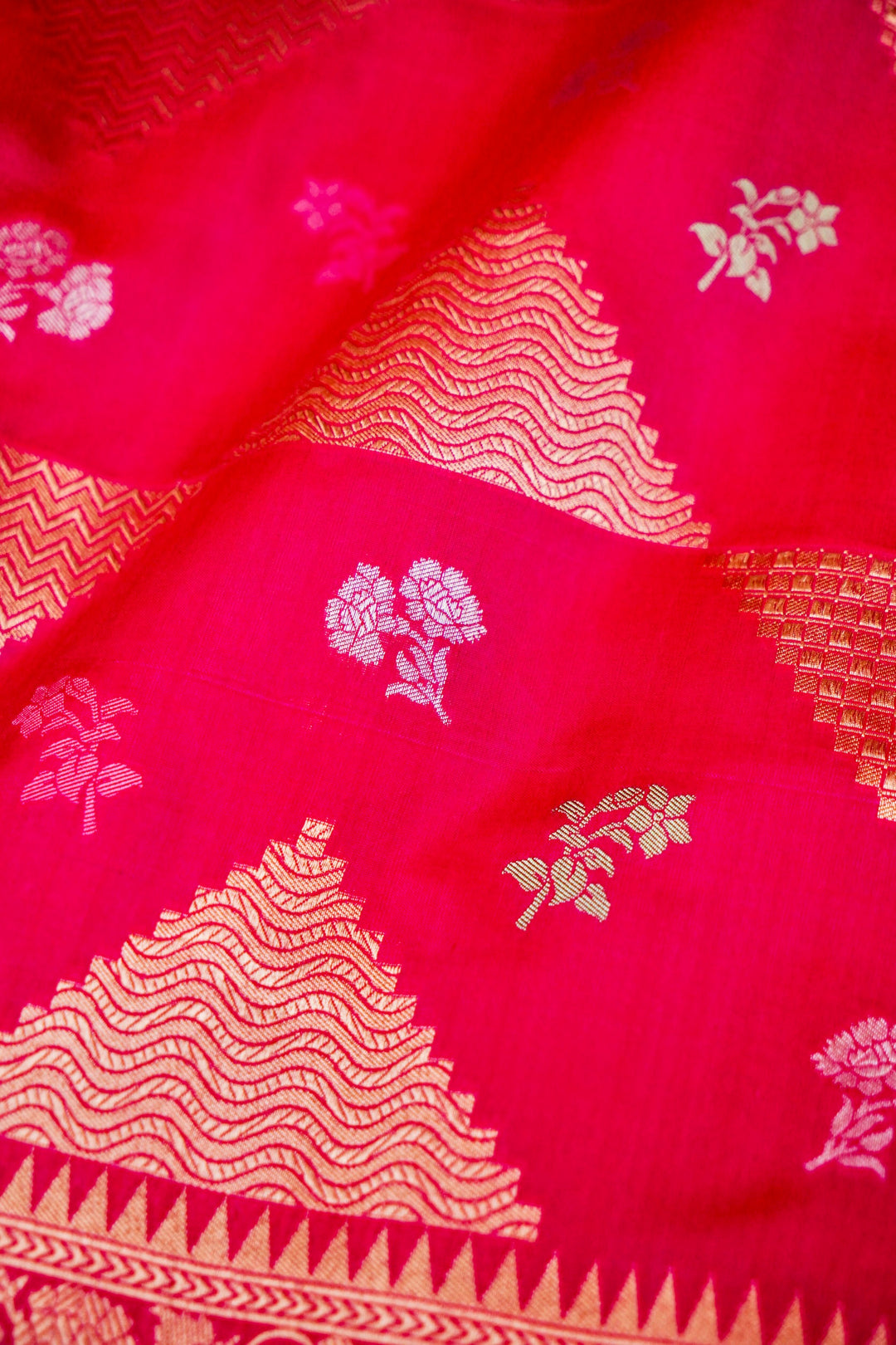 Exquisite Pink Handwoven Bridal Banarasi Pure Katan Silk Saree
