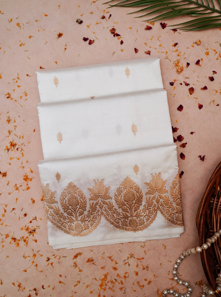 Heritage Reimagined – The Handwoven Puna Silk Banarasi Drape