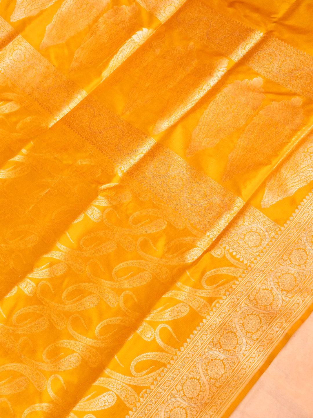 Pure Handloom Banarasi Saga Green Paisley Katan Silk Saree